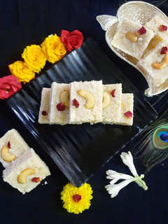 தேங்காய் பர்பி (coconut burfi recipe in Tamil) செய்முறை முக்கிய புகைப்படம்