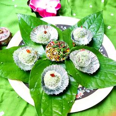 A picture of Coconut paan ladoo.