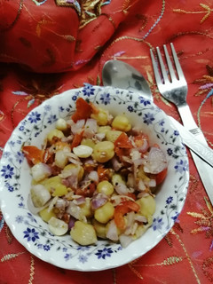काबुली (छोले) चना चाट (kabuli (Chole) chana chaat recipe in hindi) रेसिपी मुख्य फोटो