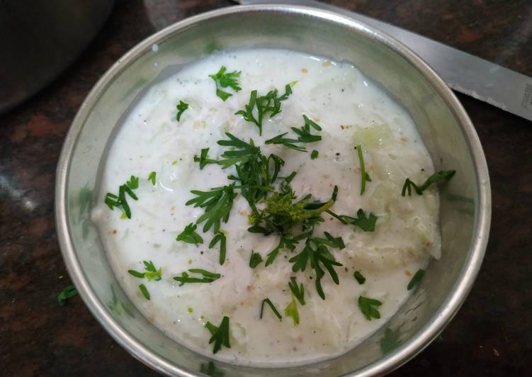 Cucumber raita