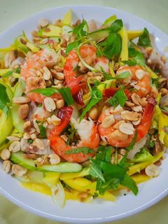 Hình của món Gỏi xoài tôm thịt.