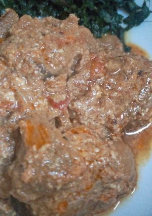 A picture of Creamy beef stew.