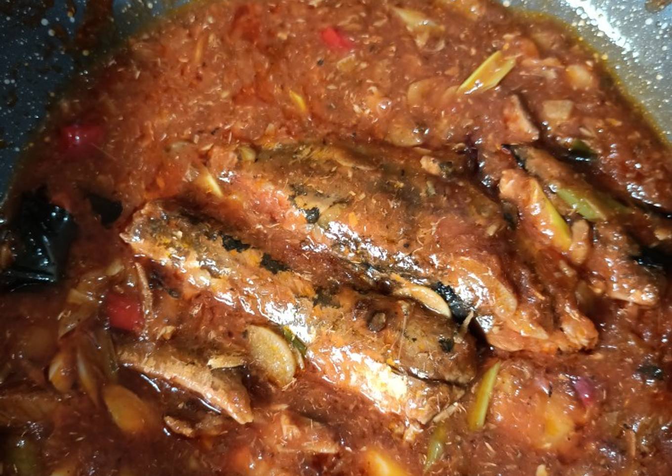 Sarden kaleng bumbu racik