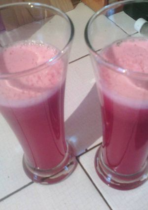 Una foto de Jugo de remolacha, ciruela y limón