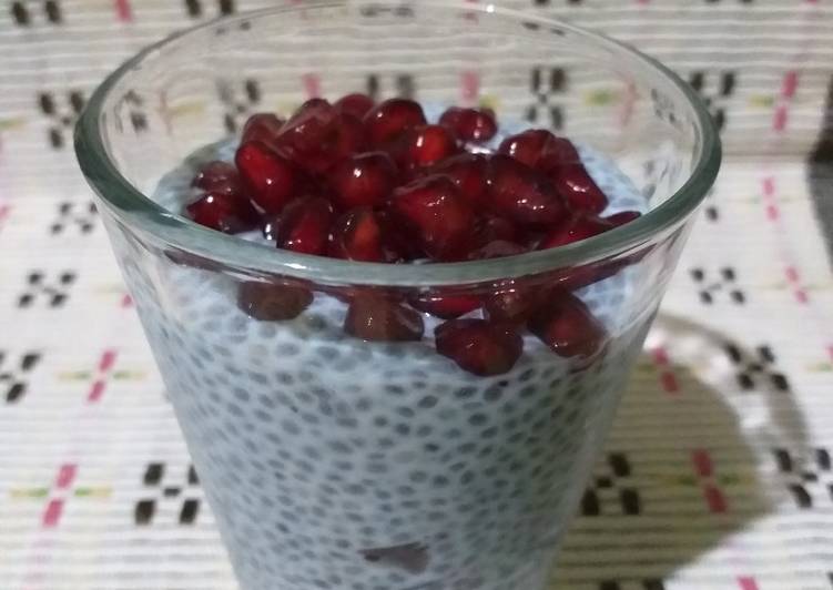 Puding Chia Sheeds dengan Delima