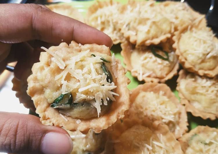 Bagaimana Menyiapkan Tuna mini pie yang praktis