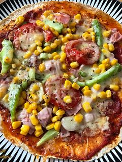 Tortilla pizza recept fotója