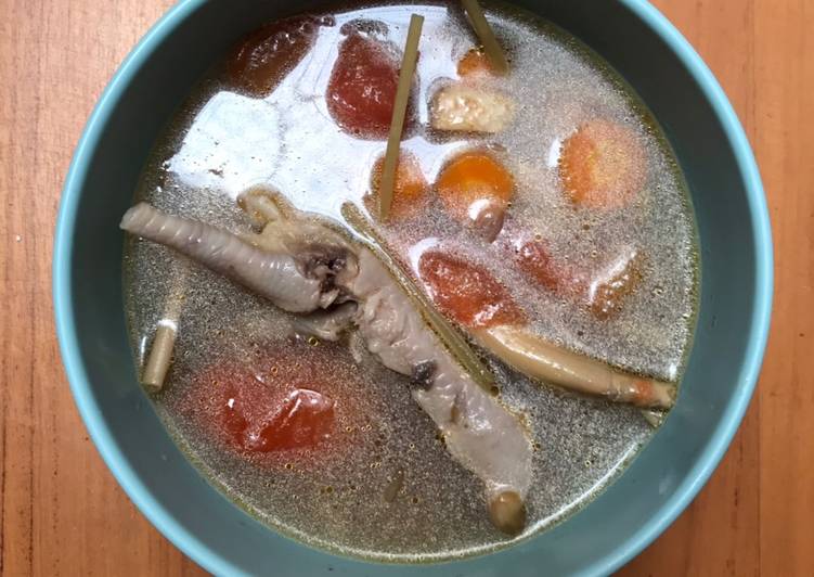 Resep MPASI 12 Bulan Sup Ceker Ayam yang Menggugah Selera