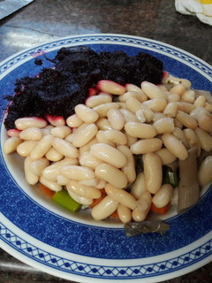 Una foto de Macarrones y alubias sin gluten veganos
