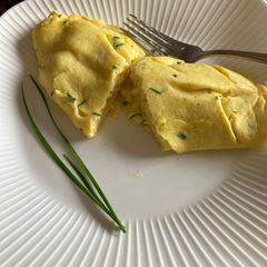 A picture of French Omelette with Chives.