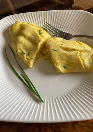 A picture of French Omelette with Chives.