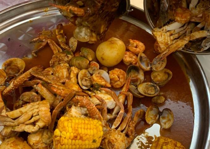 Recipe of Homemade Seafood boil w/red n hot sauce