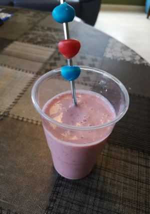 Une photo de Smoothie framboises banane miel