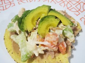 Una foto de Ensalada de chayote con pollo