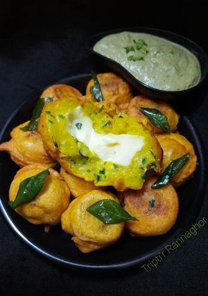 চীজ বার্স্ট বড়া (Cheese burst vada recipe in bengali) রেসিপির প্রধান ছবি
