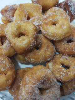 Una foto de Rosquitos de anís🥯(quedan como buñuelos, riquísimos)