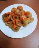 Calamares fritos con papas arrugás y mojo de pimiento