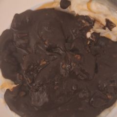 A picture of Greek yogurt dessert, Snickers.