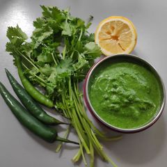 A picture of Green Chutney 😋.