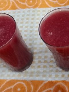 દુધી ટામેટા અને બીટ નું સૂપ (Dudhi Tomato Beetroot Soup Recipe In Gujarati) રેસીપી મુખ્ય ફોટો