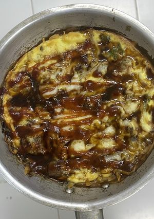 صورة لوصفة -بيض بالسجق ودبس الرمان 🍳🥓!