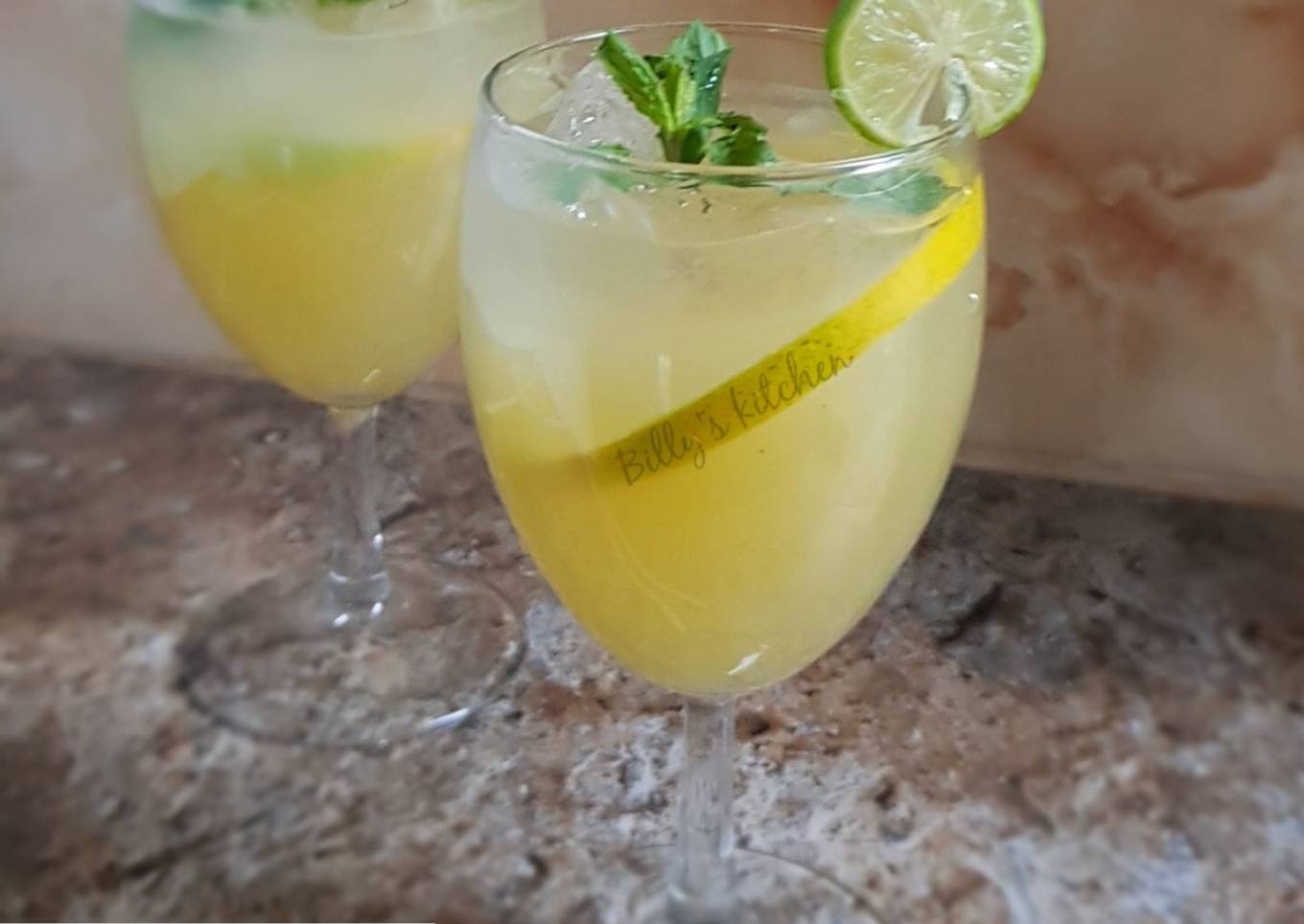 Orange and mint lemonade