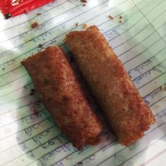 A picture of Yummy bread aloo rolls.
