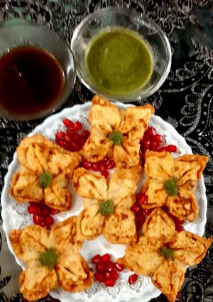 A picture of Flower Samosa.