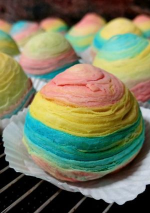Hình của món Bánh Trung Thu Cầu Vồng Ngàn Lớp.
