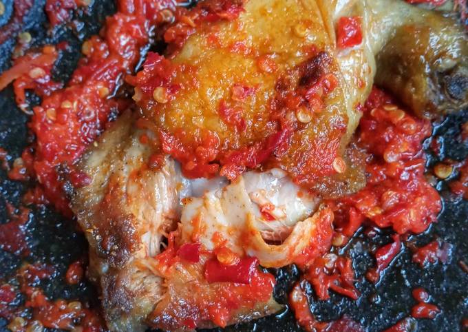 Ayam Penyet Sambal Korek - Non MSG