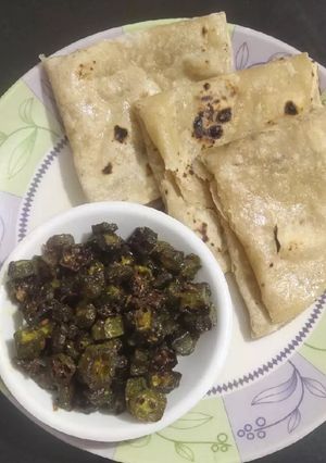 ડબલ પડ વાળી રોટી (Double Layer Roti Recipe In Gujarati) રેસીપી મુખ્ય ફોટો