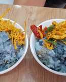 Xôi đậu biếc ăn với khô gà lá chanh nấu bằng nồi cơm điện