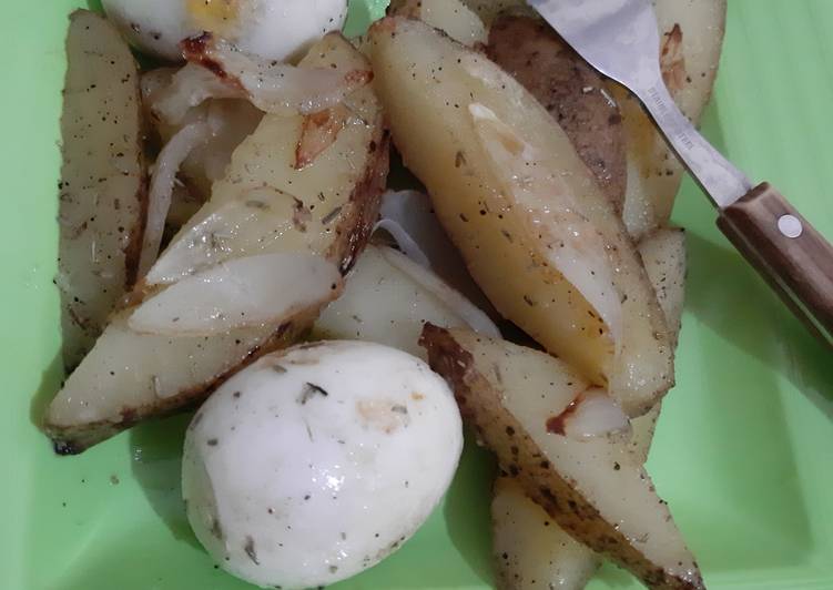 Egg with potatoes