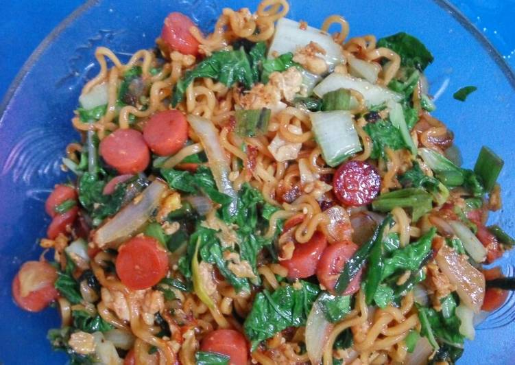 Langkah Mudah untuk Membuat Mie goreng sosis yang Bikin Ngiler