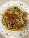 “พริกแกงหน่อไม้ไก่”