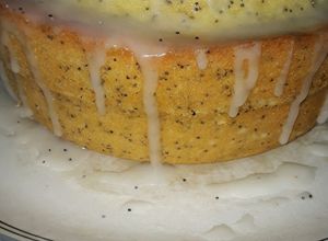 Una foto de Budín de limón y semillas de amapola