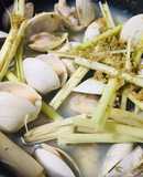 Nghêu sữa hấp sả