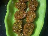कोथिंबीर वडी (Kothimbir Vadi Recipe In Marathi)