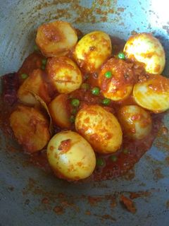 ডিম কষা (dim kosha recipe in Bengali) রেসিপির প্রধান ছবি