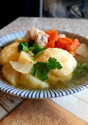 Karalábés grízgaluska leves recept fotója