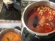 Una foto de fabada olla express