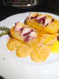 Montaditos de Patata y Pulpo con Mojo de Tomate Y Frutos Secos - Olla GM -