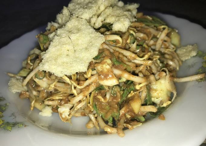 Anti Ribet, Buat Salad Jowo Bumbu Kacang Praktis