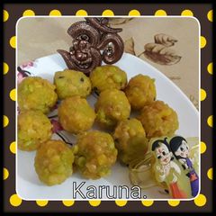 A picture of Boondi ladoo Tiranga ladoo.