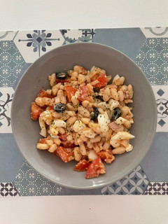 Una foto de Ensalada de alubias 😊
