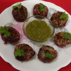 A picture of Amla and beetroot tikki.