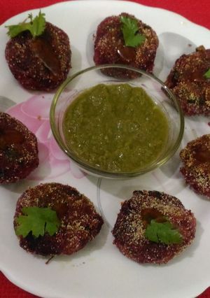 A picture of Amla and beetroot tikki.