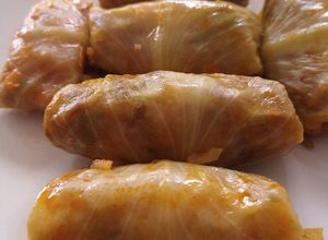 Una foto de Rollitos de carne en hojas de repollo ❣️