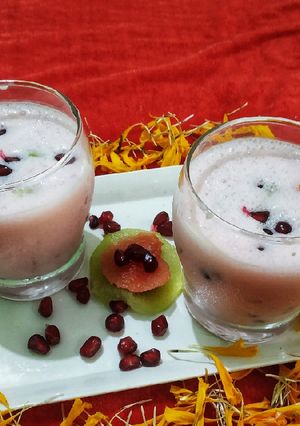 A picture of Mix-Fruits Jam Lassi.