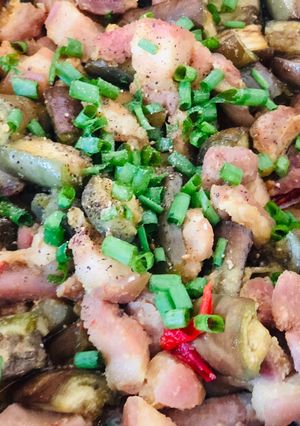 Hình của món Thịt ba chỉ kho cà tím.